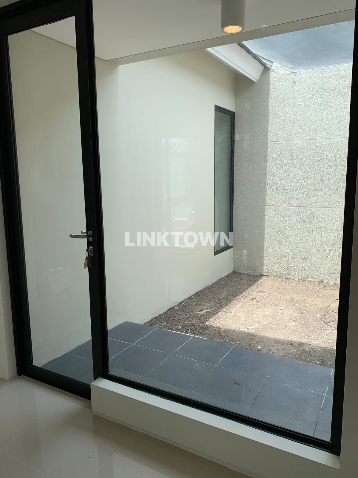 Dijual Rumah Siap Huni Bebas Banjir di Northwest Hill Citraland Utara