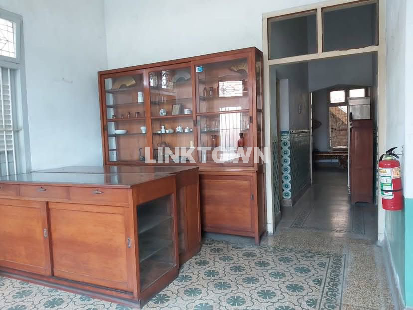 Dijual Rumah Cocok untuk Usaha Nego Lokasi Strartegis Komersil di Gembong Sawah Surabaya