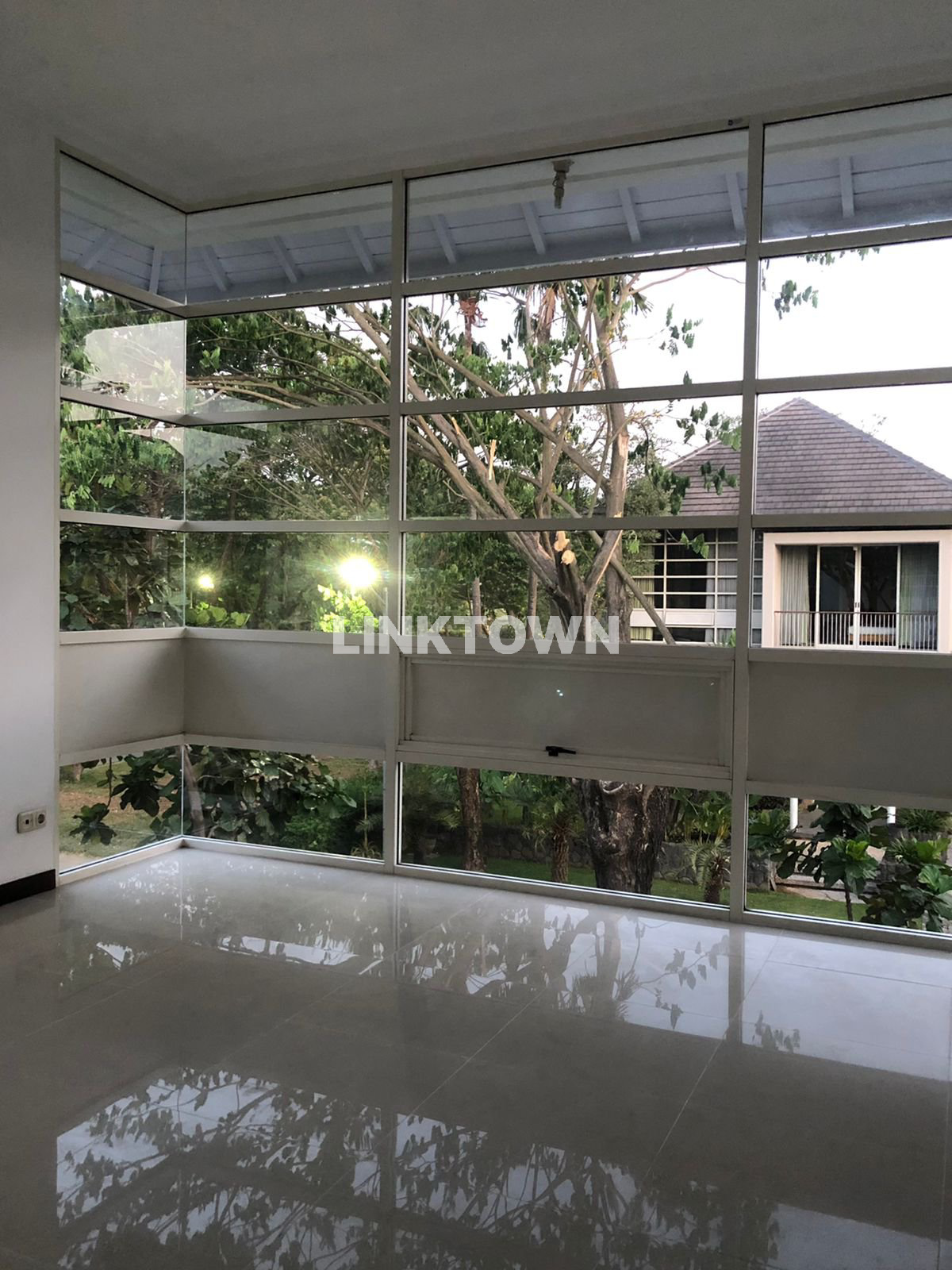 Dijual Rumah Mewah Posisi Hook Diamond Hill Citraland