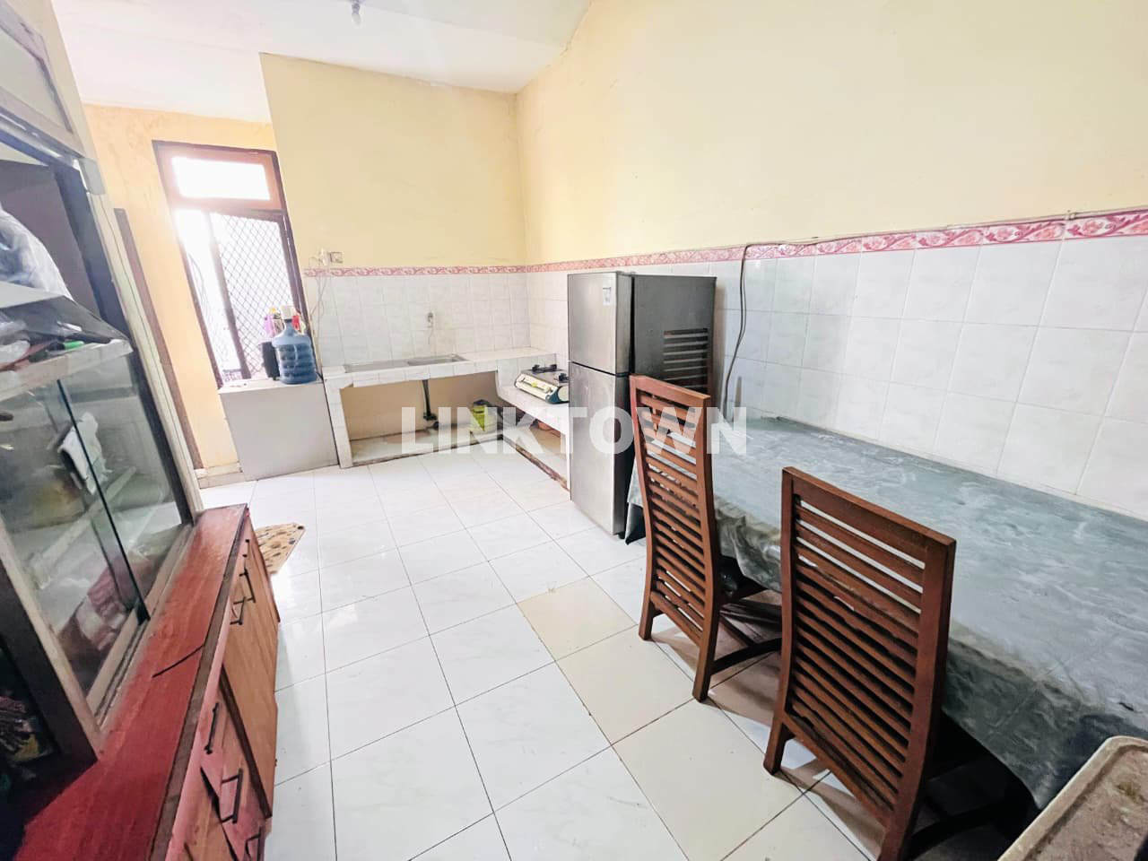 Dijamin Termurah Nego Sampai Deal Rumah 1,5 Lantai di Taman Pondok Indah Wiyung