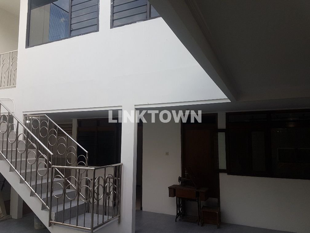 Nego Sampai Deal Rumah Siap Pakai Full Furnish di Rungkut Asri Dekat Akses ke Upn Surabaya