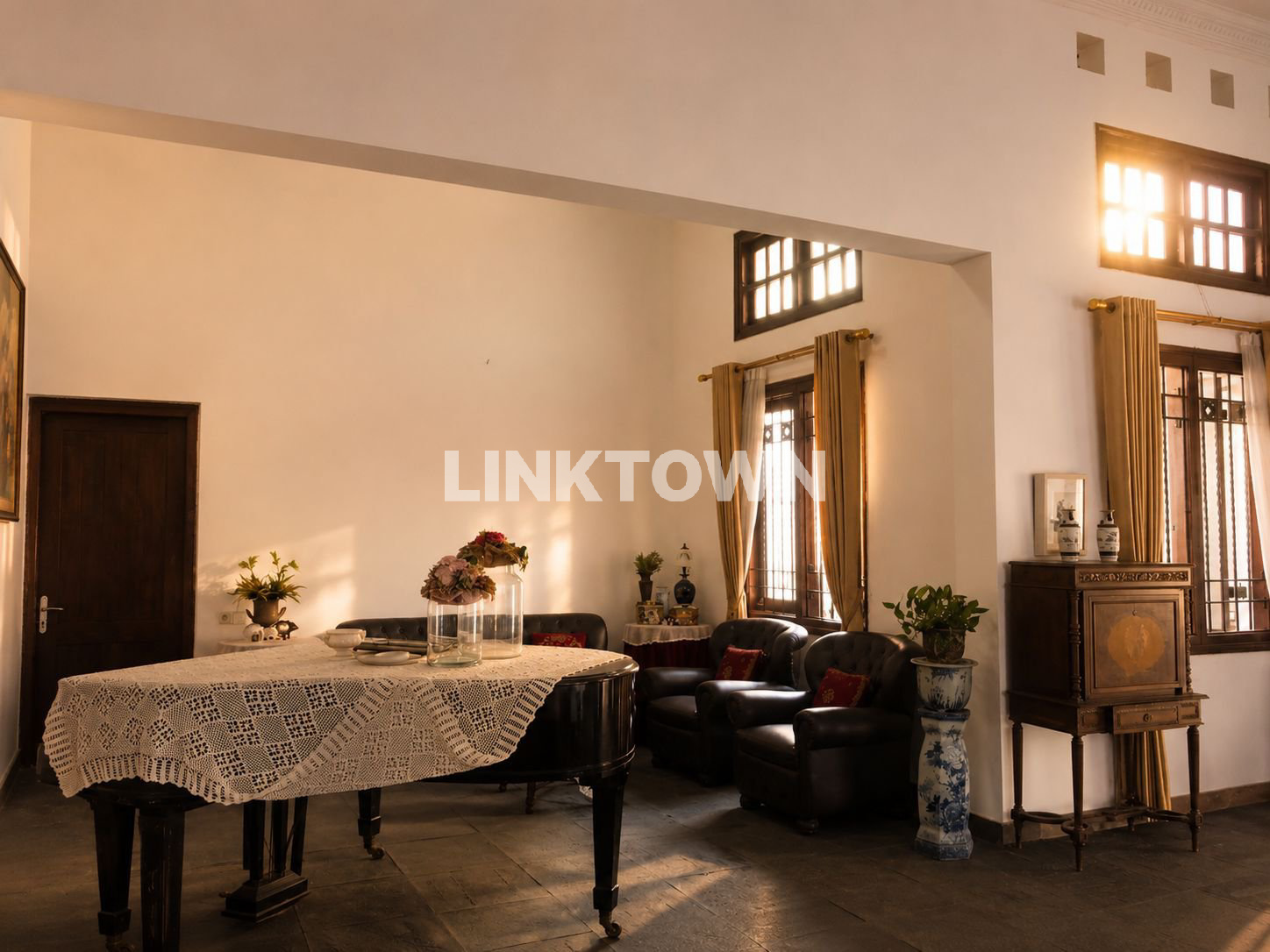 Dijual dan disewakan Ruang Usaha Cocok untuk Perkantoran dan Bank di Pusat Kota Surabaya