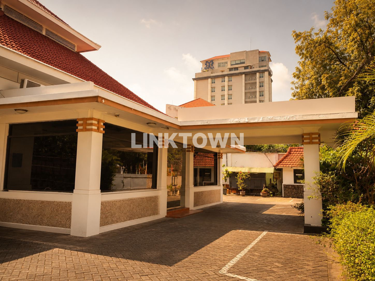 Dijual dan disewakan Ruang Usaha Cocok untuk Perkantoran dan Bank di Pusat Kota Surabaya Dijual dan disewakan Ruang Usaha Cocok untuk Perkantoran dan Bank di Pusat Kota Surabaya