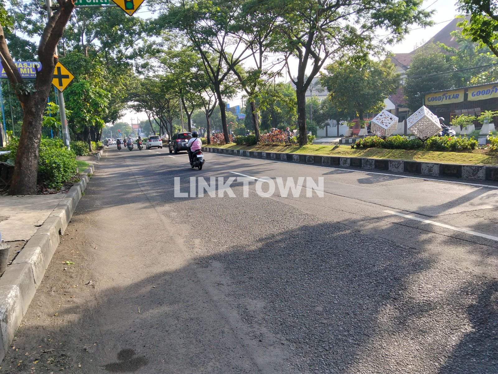 Disewakan Ruang Usaha Cocok untuk Cafe, Klinik, Showroom di Ponti Sidoarjo
