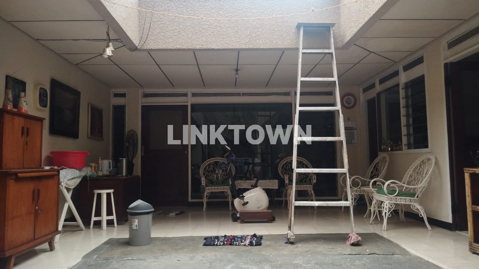Dijual Rumah 2 Lantai di Manyar Tirtosari Dekat Galaxy Mall Surabaya Dijual Rumah 2 Lantai di Manyar Tirtosari Dekat Galaxy Mall Surabaya