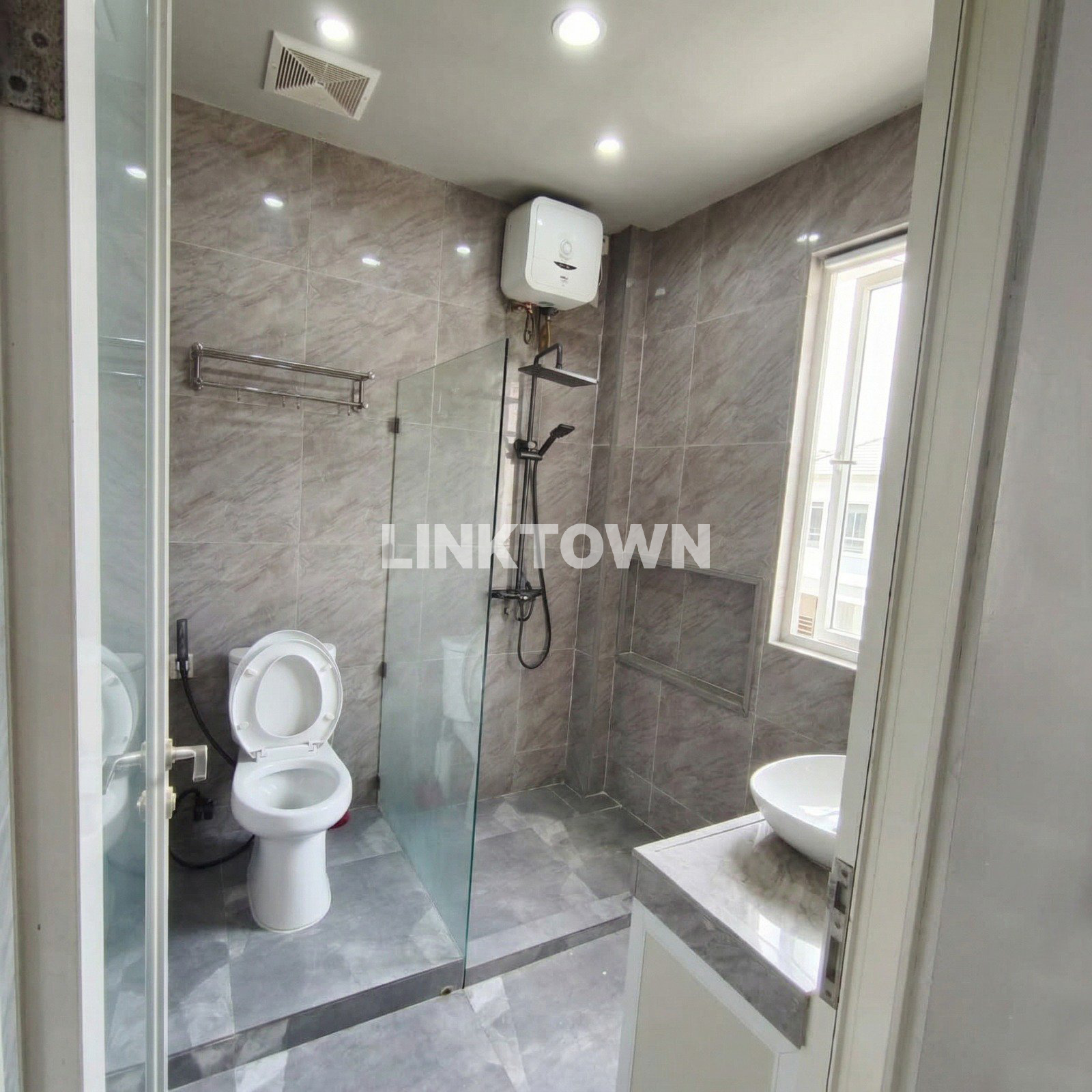 Dijual Rumah2,5 Lantai Full Furnish Siap Huni di Northwest Park Surabaya