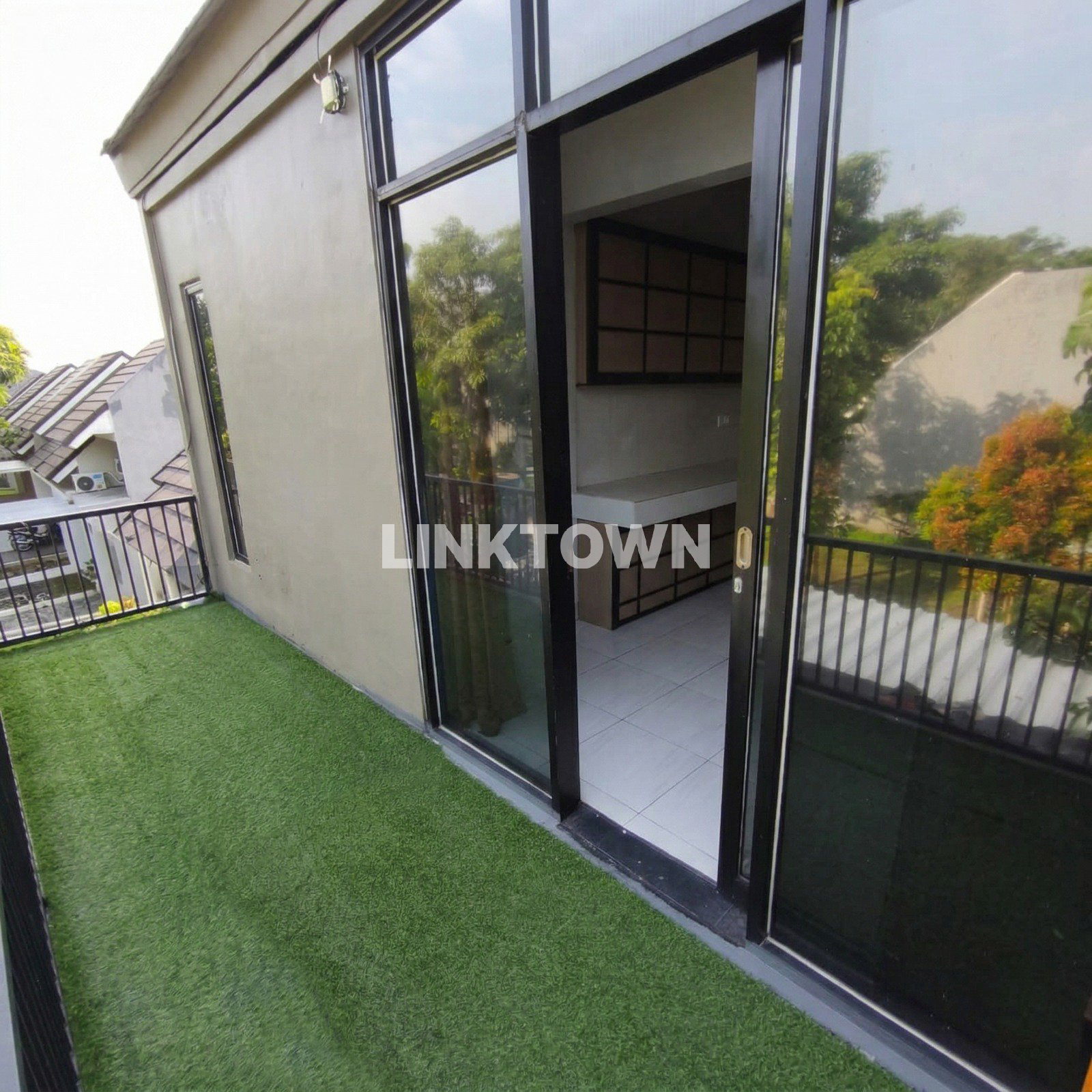 Dijual Rumah2,5 Lantai Full Furnish Siap Huni di Northwest Park Surabaya