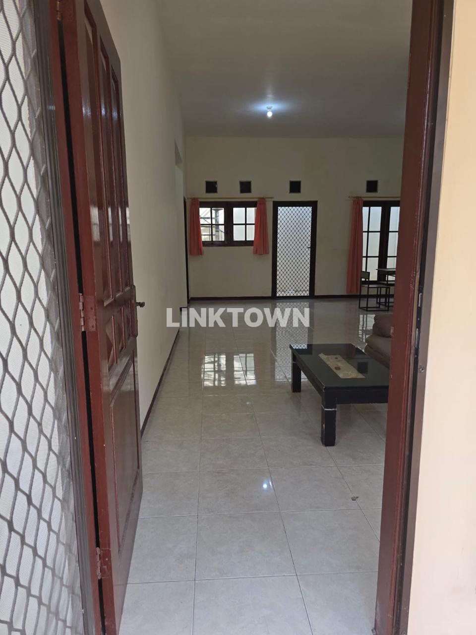 Disewakan Rumah Siap Huni Terawat Nego di Graha Sampurna Indah Surabaya Disewakan Rumah Siap Huni Terawat Nego di Graha Sampurna Indah Surabaya