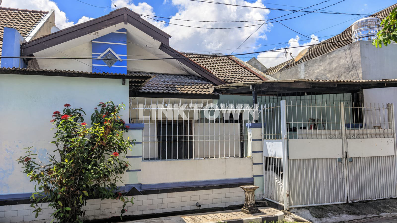 Under Market Nego Sampai Deal Rumah Strategis di Babatan Mukti Surabaya Under Market Nego Sampai Deal Rumah Strategis di Babatan Mukti Surabaya