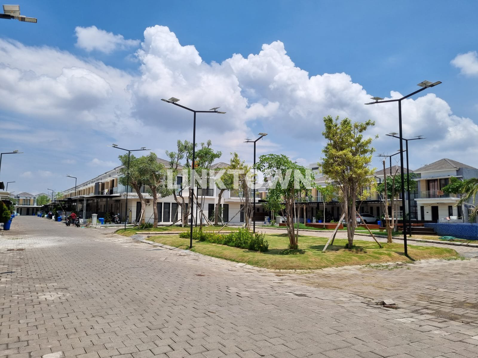Nego Sampai Deal Rumah di Wellington Park Residence Dekat Akses Bandara Juanda dan Tol