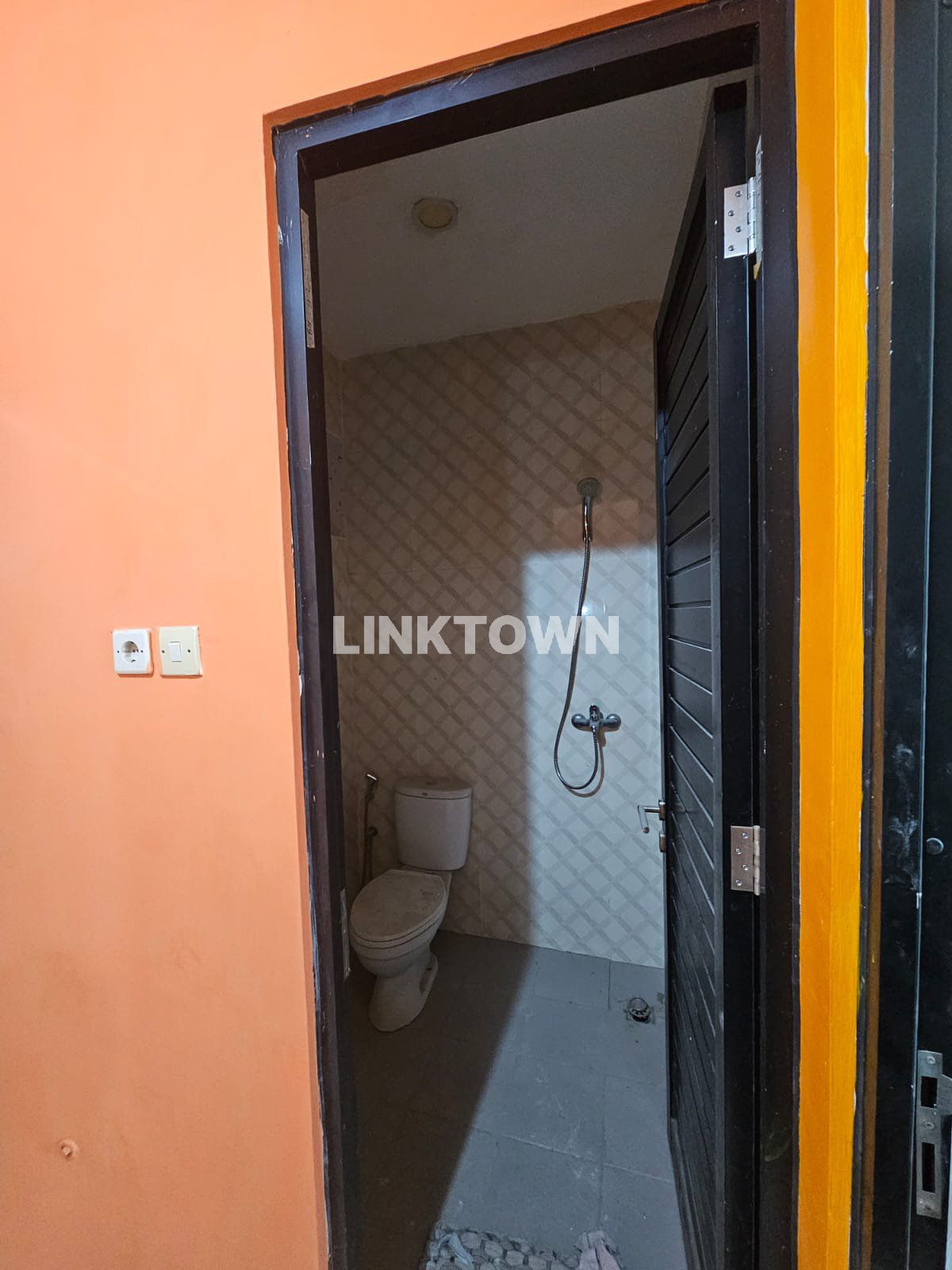 Nego Tipis Rumah 2 Lantai Strategis di Wellington Park Residence