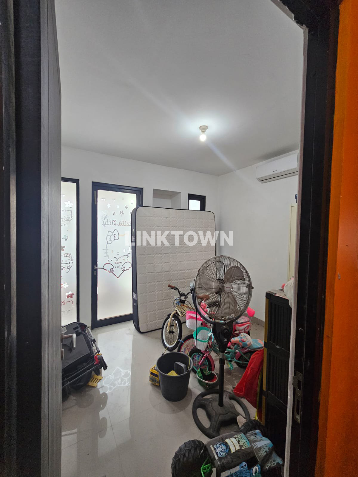 Nego Tipis Rumah 2 Lantai Strategis di Wellington Park Residence