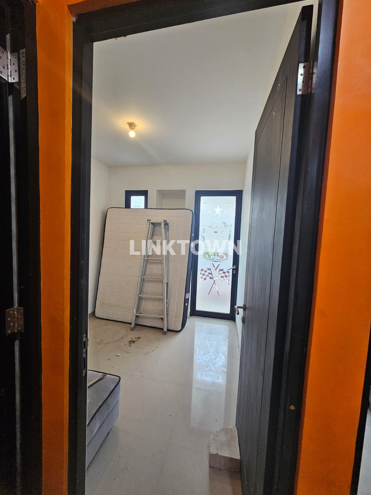 Nego Tipis Rumah 2 Lantai Strategis di Wellington Park Residence
