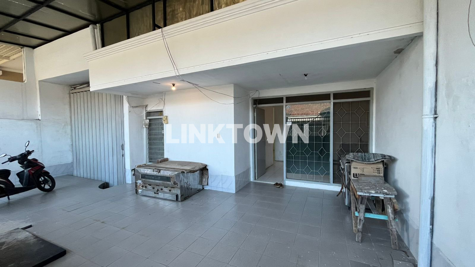 Termurah dan Nego Rumah 2 Lantai di Manyar Jaya Surabaya Timur