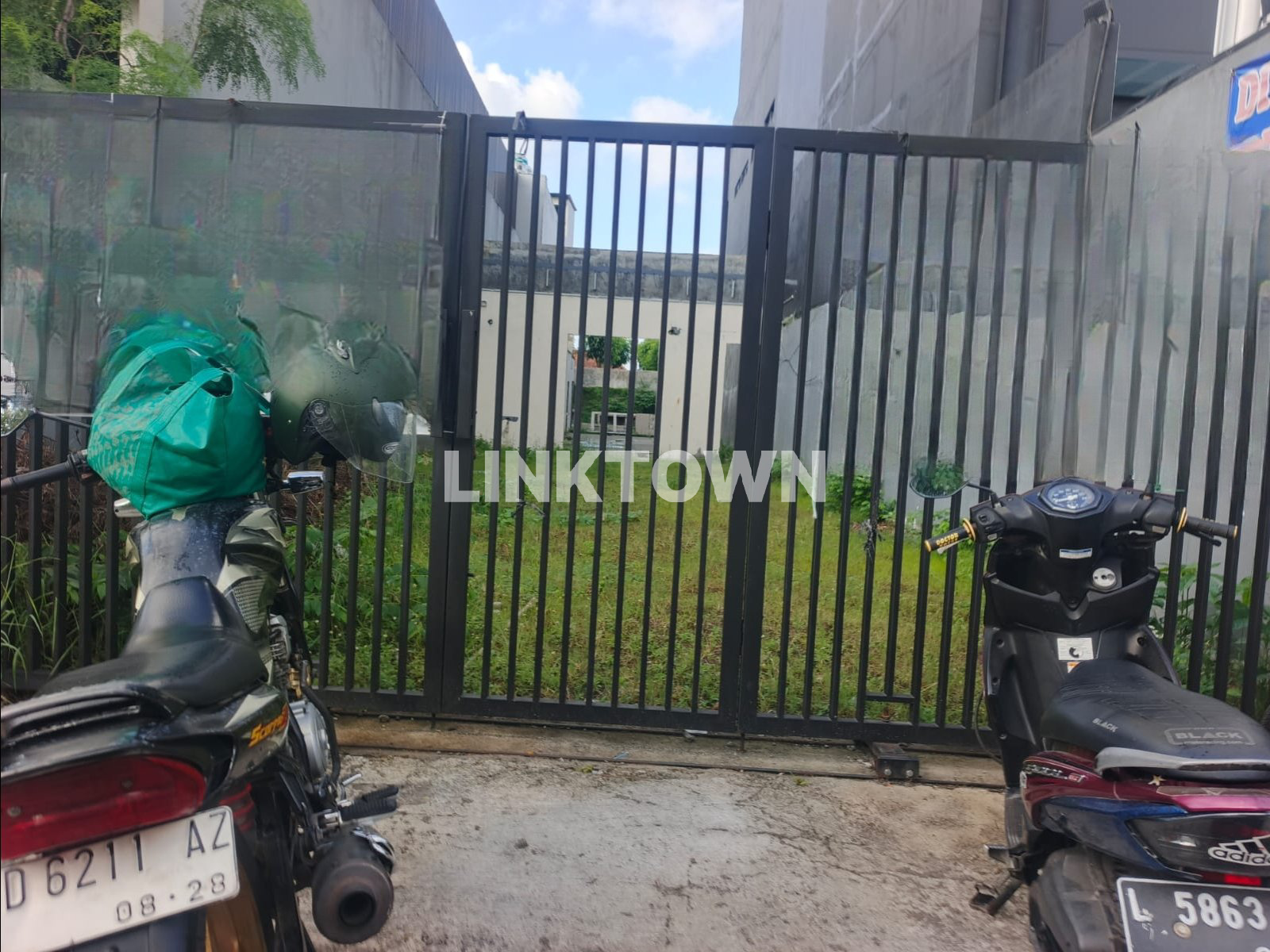 Disewakan Tanah Lokasi Srategis di Hr Muhammad Surabaya Barat Disewakan Tanah Lokasi Srategis di Hr Muhammad Surabaya Barat