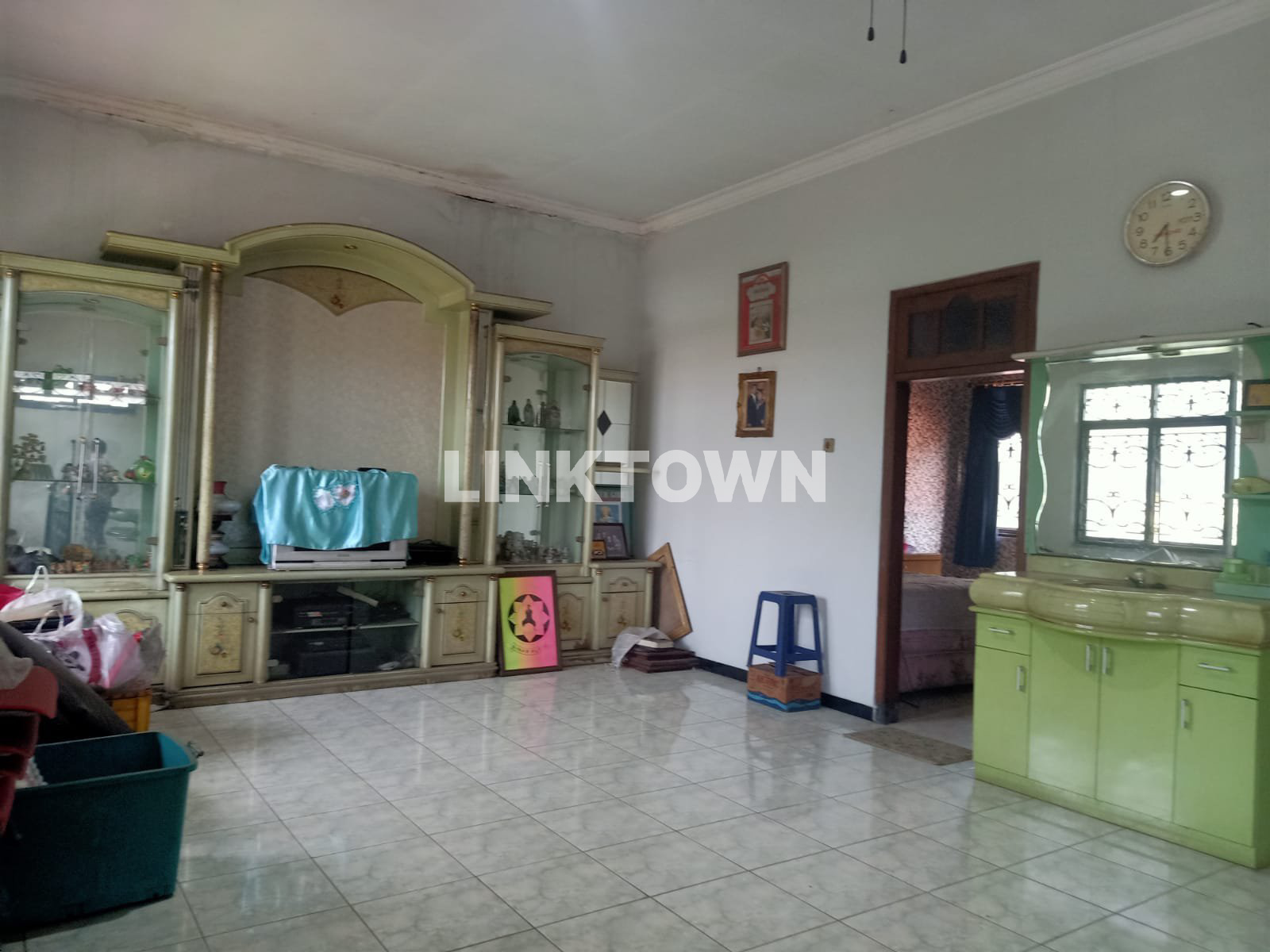 Disewakan Ruko 3 Lantai Strategis di Purimas Surabaya