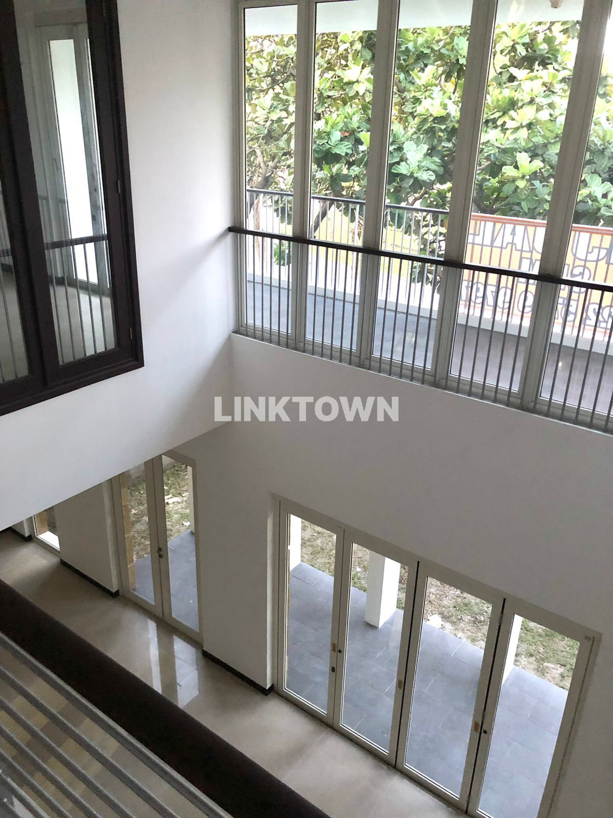 Rumah Mewah Posisi Hook Strategis di Diamond Hill Citraland