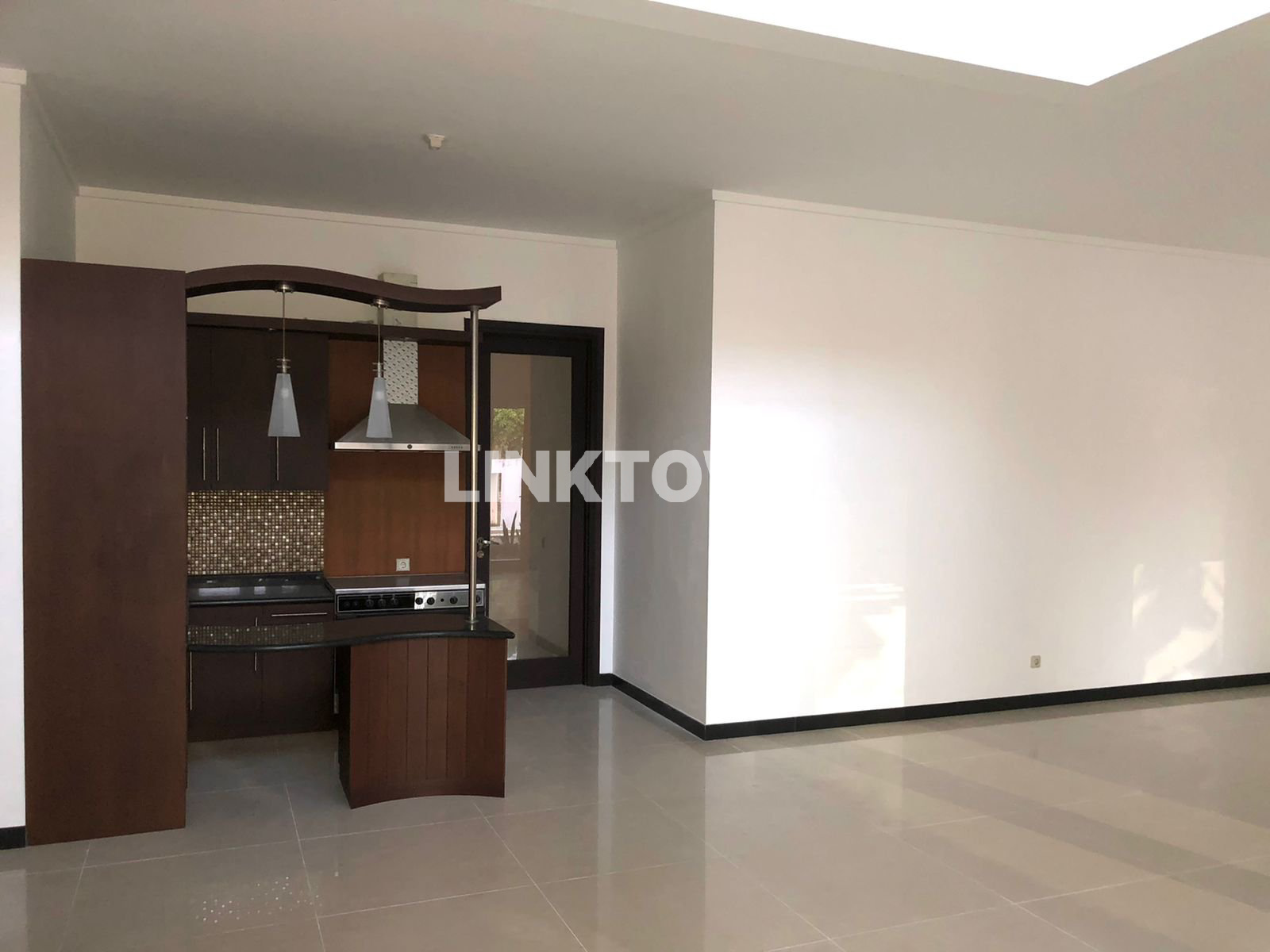 Rumah Mewah Posisi Hook Strategis di Diamond Hill Citraland