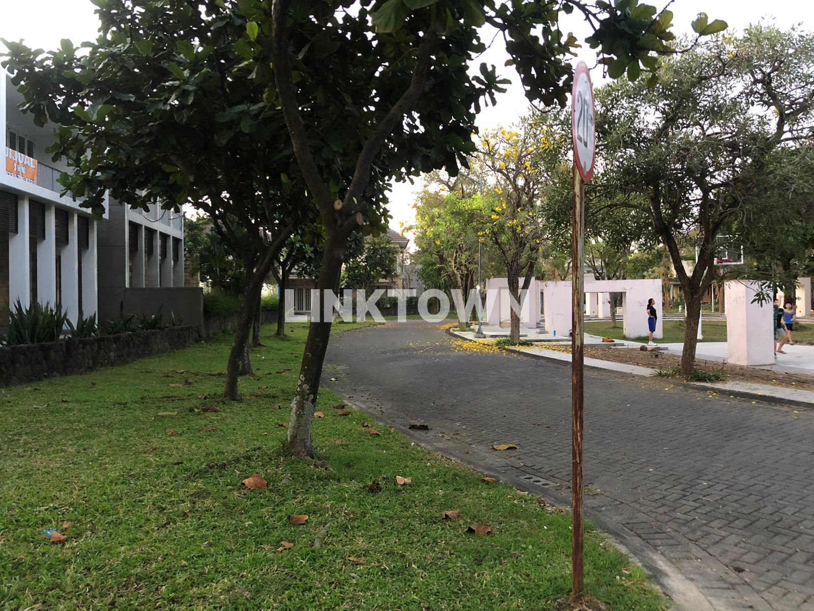Rumah Mewah Posisi Hook Strategis di Diamond Hill Citraland