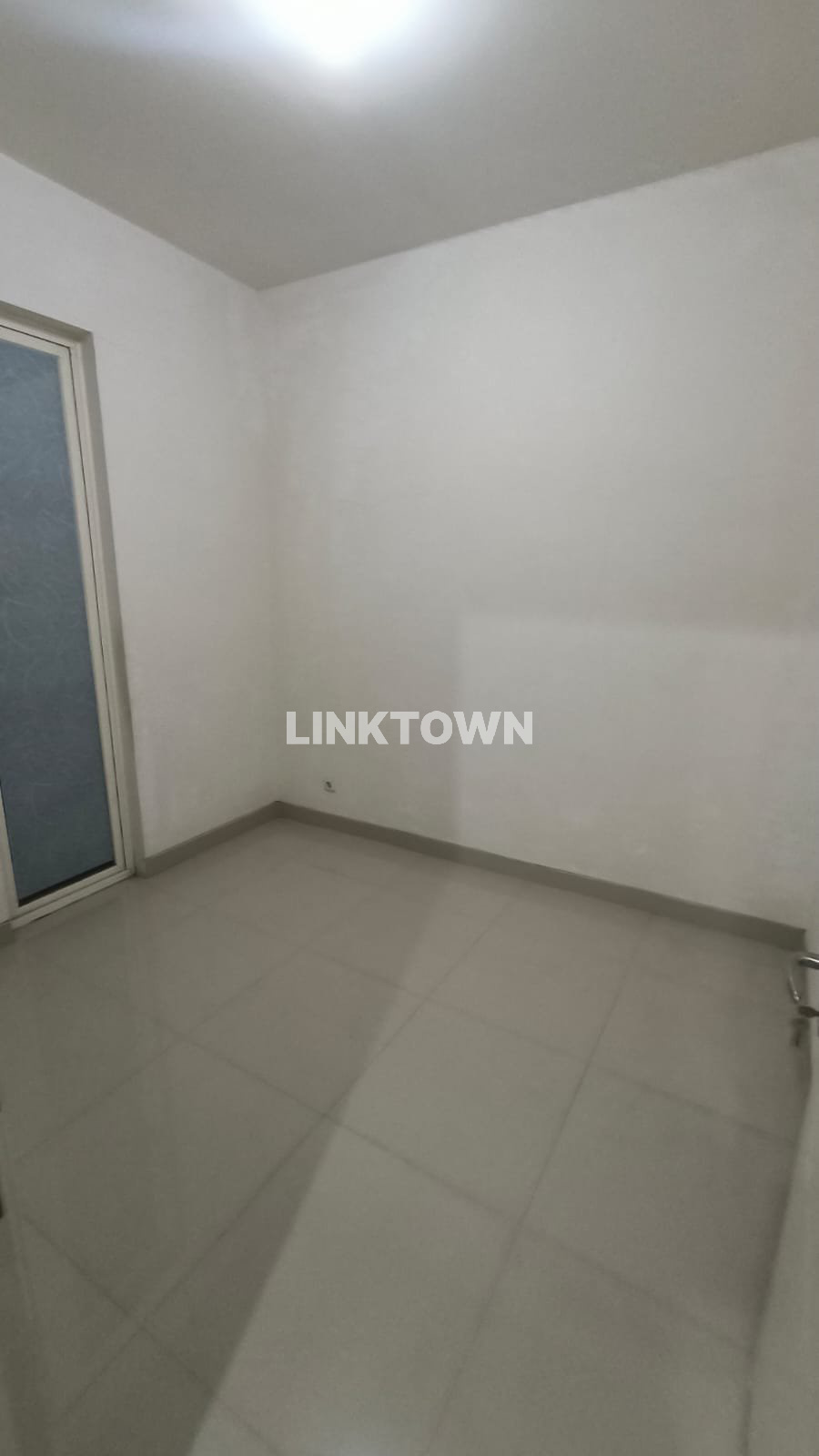 Semifurnished Disewakan Rumah di Grand Harvest Surabaya