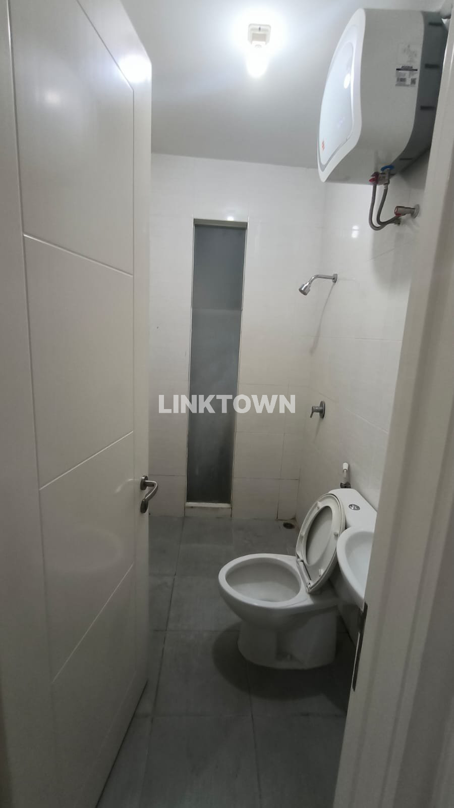 Semifurnished Disewakan Rumah di Grand Harvest Surabaya