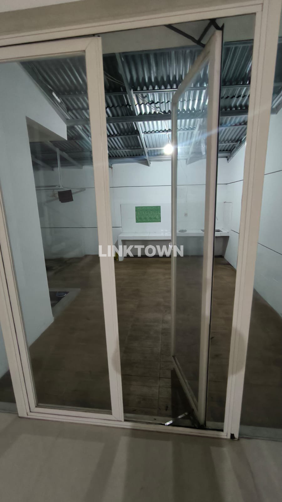 Semifurnished Disewakan Rumah di Grand Harvest Surabaya Semifurnished Disewakan Rumah di Grand Harvest Surabaya