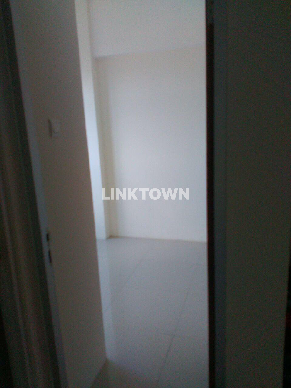 Apartemen Unfurnished Siap Huni Dekat Pusat Kota di Apartemen Gunawangsa Merr