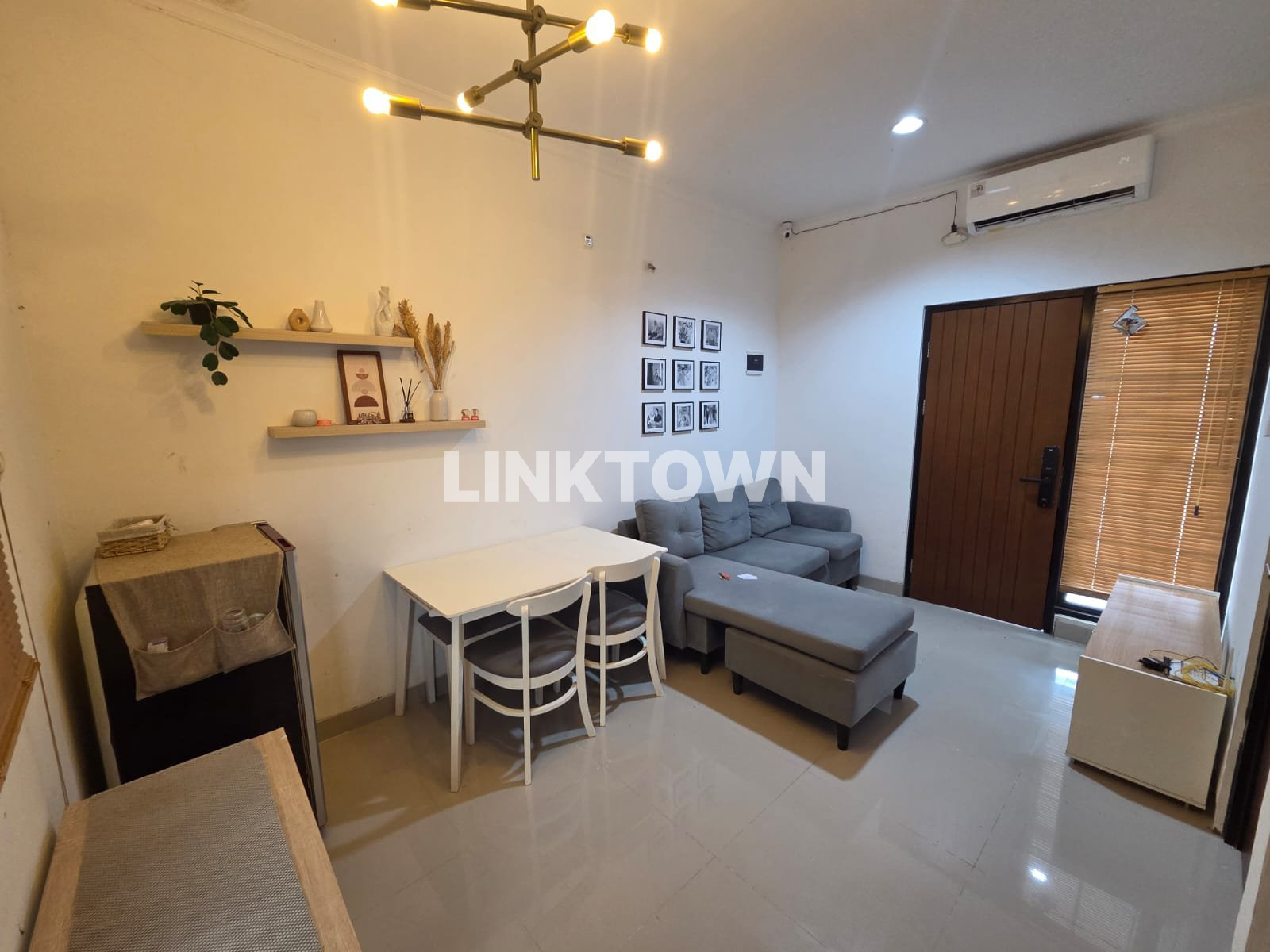 Rumah 2 Lantai di Bekasi Siap Huni Semi Furnish