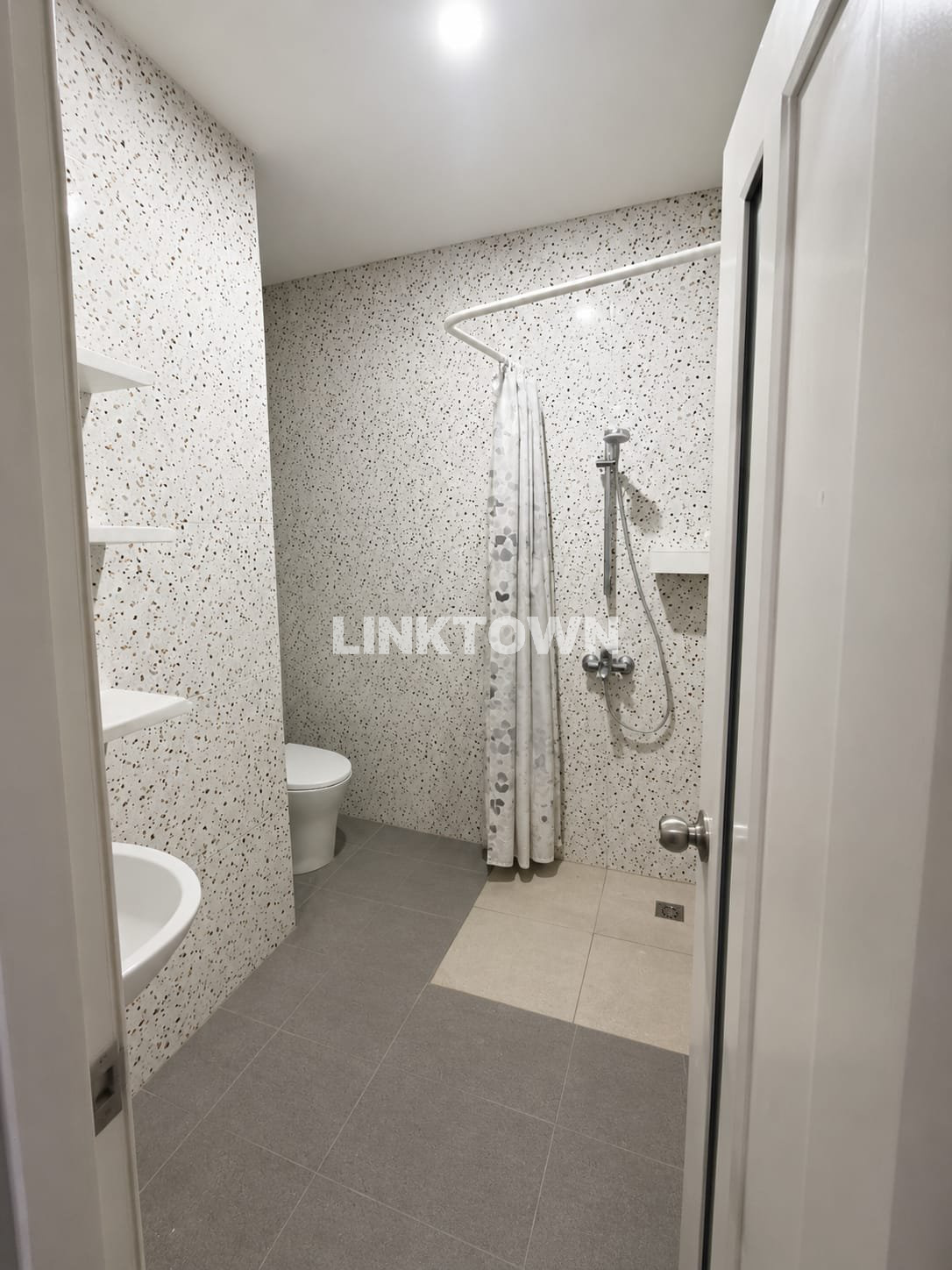 Rumah 2 Lantai Survana Sutera SHM