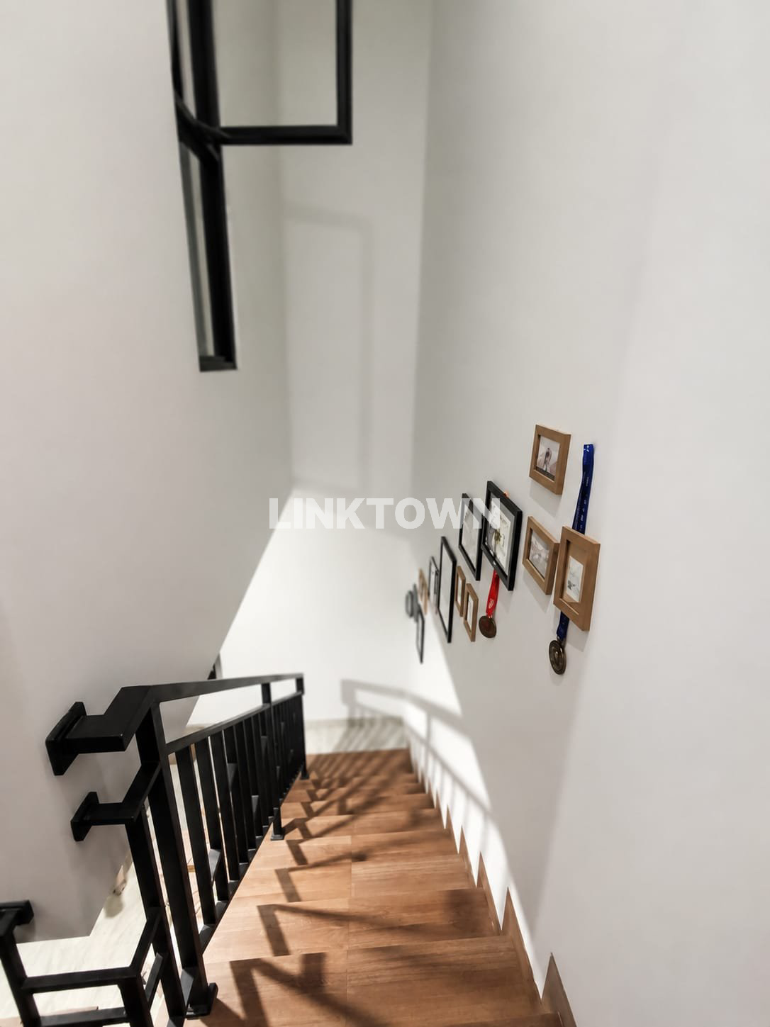 Rumah 2 Lantai Survana Sutera SHM