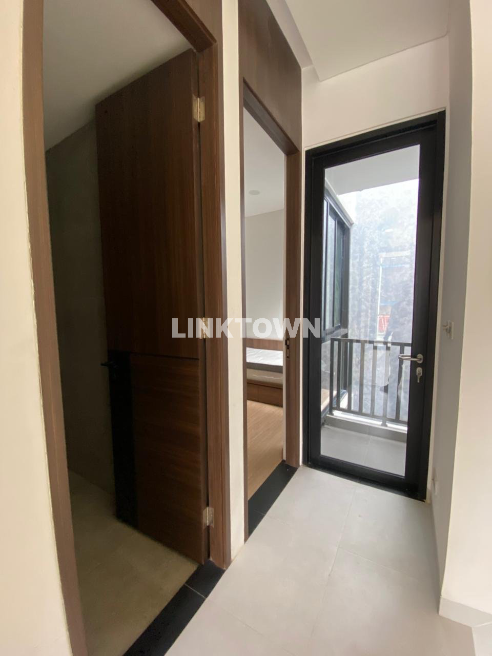 Rumah 2 Lantai Full Furnish Murang Di Cengkareng