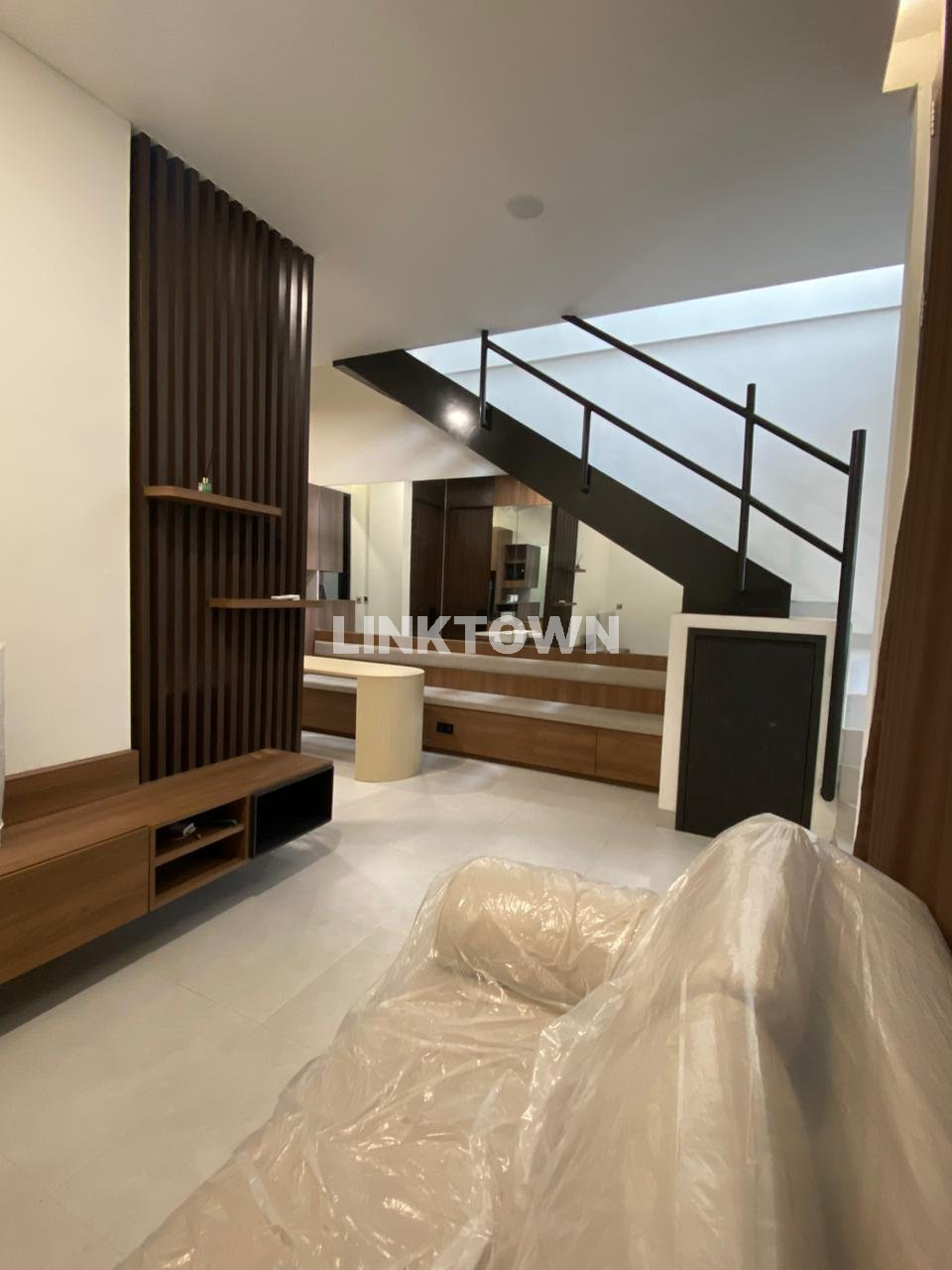 Rumah 2 Lantai Full Furnish Murang Di Cengkareng