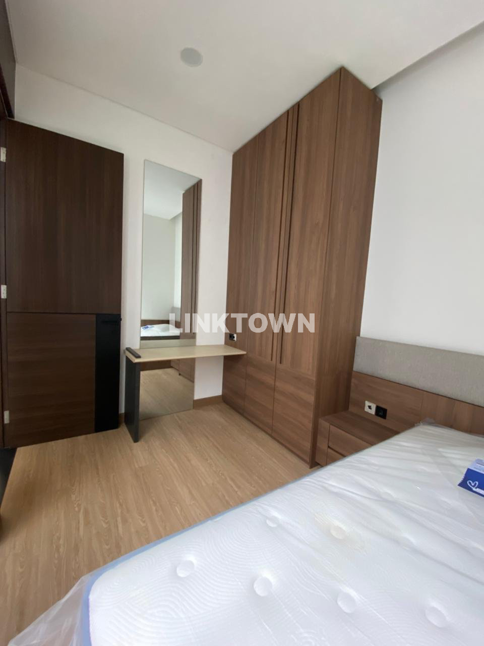 Rumah 2 Lantai Full Furnish Murang Di Cengkareng