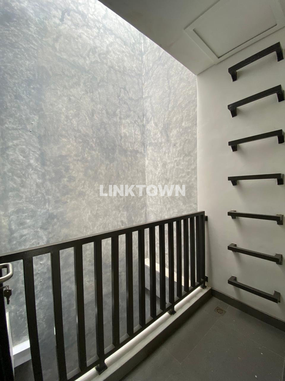 Rumah 2 Lantai Full Furnish Murang Di Cengkareng
