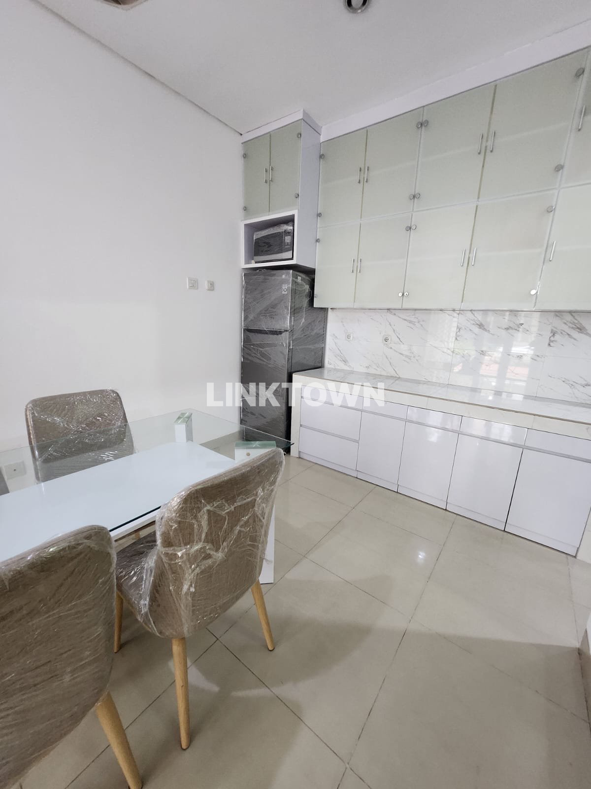 Sewa Rumah 3 Lantai Gading Serpong Furnish