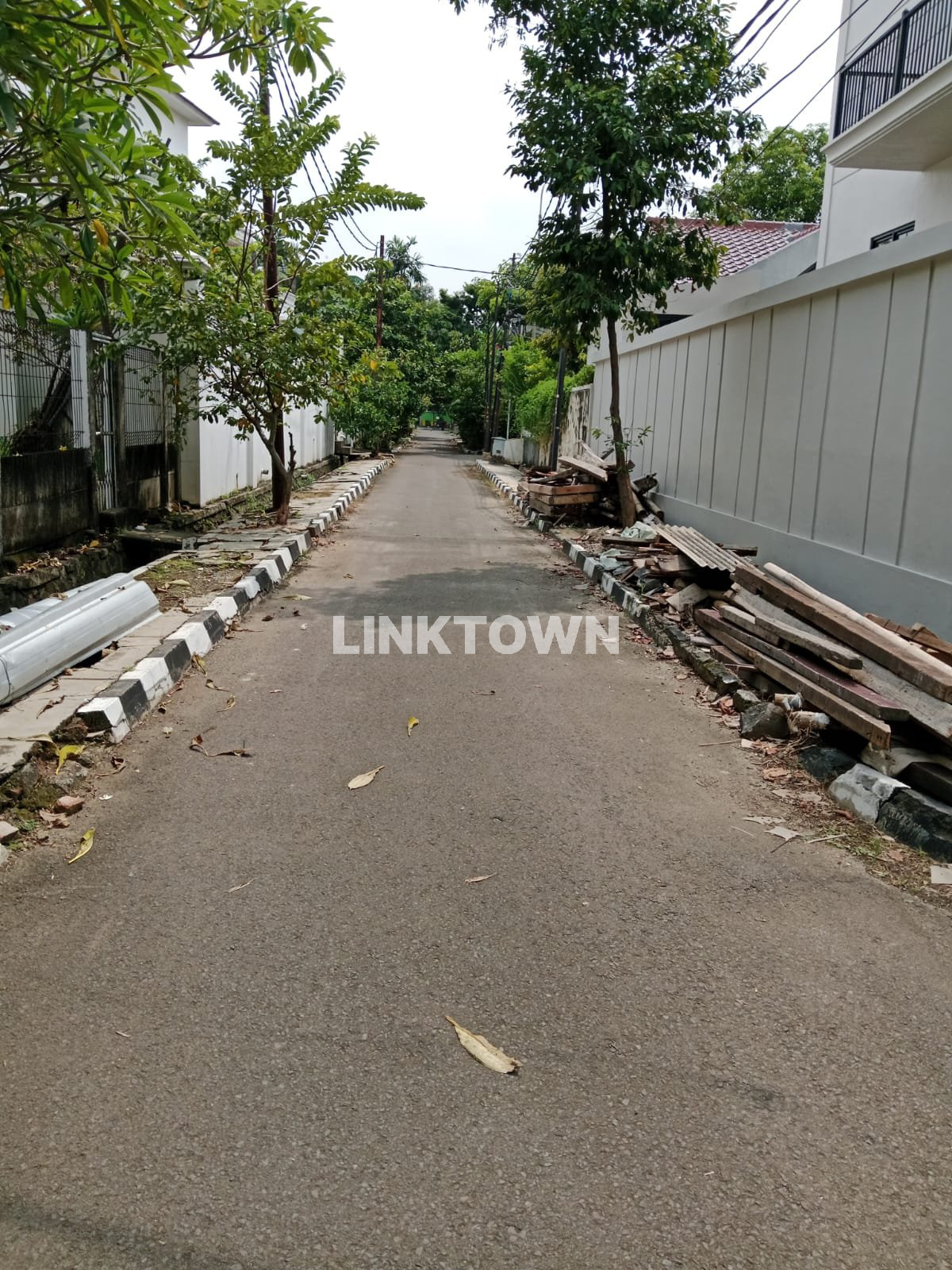 Rumah 2 Lantai Jakarta Timur Siap Huni