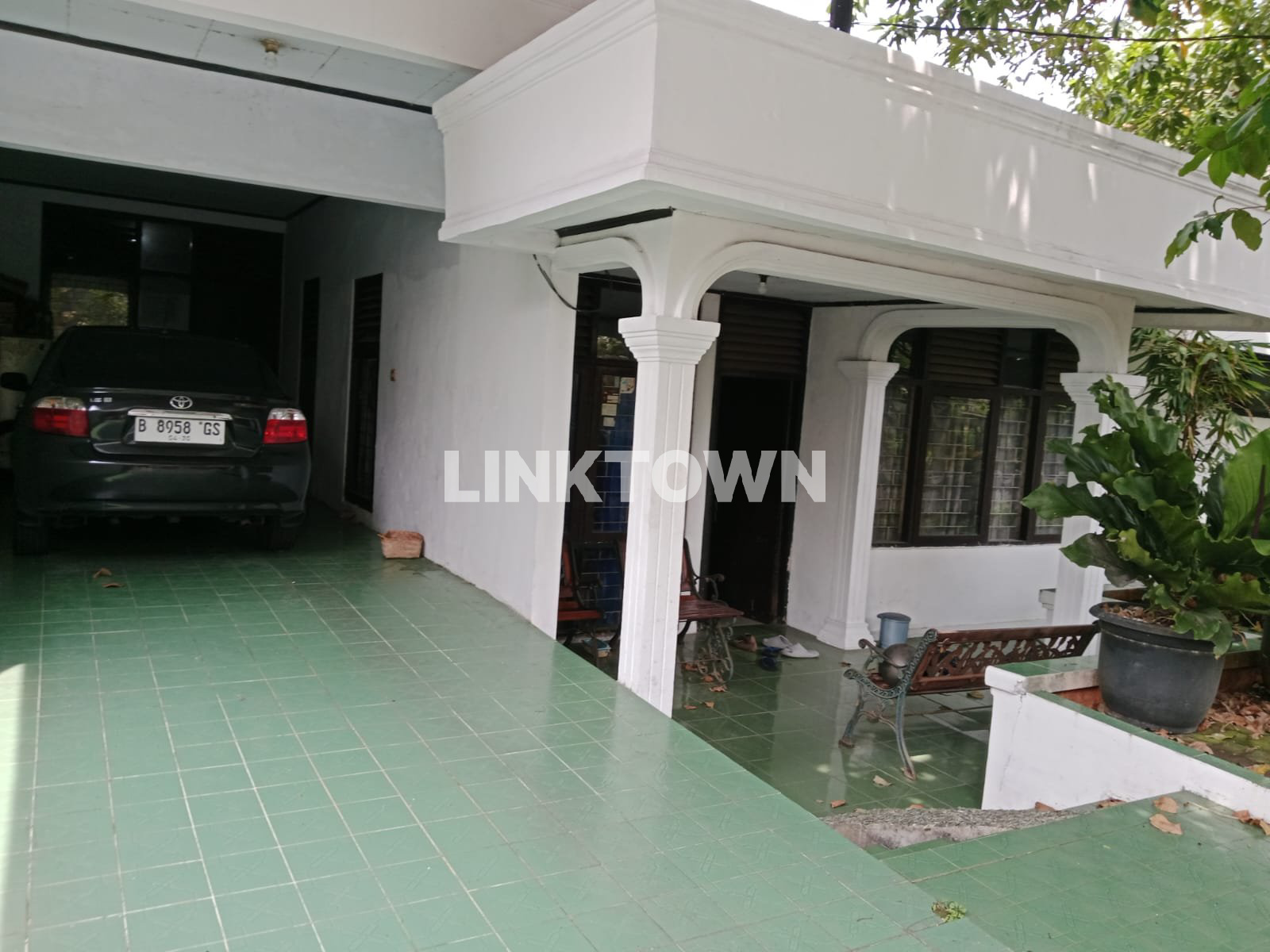 Rumah 2 Lantai Jakarta Timur Siap Huni