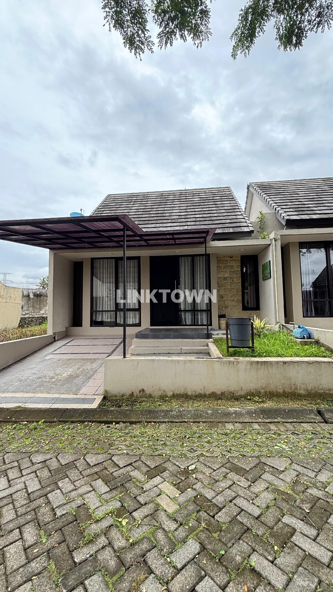 Dijual Rumah Modern Minimalis Nego di Perum Cluster Ariston Dekat Alun Alun