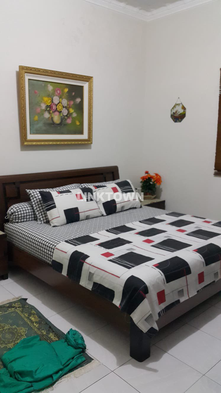 Dijual Rumah Dapat Kost Cocok untuk Investasi Selangkah Dari Pusat Kota Surabaya di Kendangsari