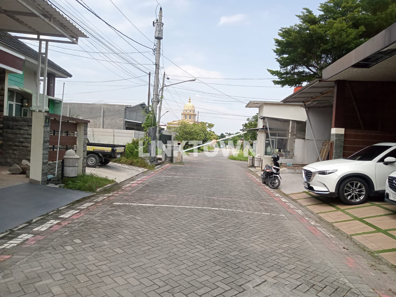 Hunian Modern Bebas Banjir Dekat Universitas Stekom di Perumahan Sang Prabu Semarang