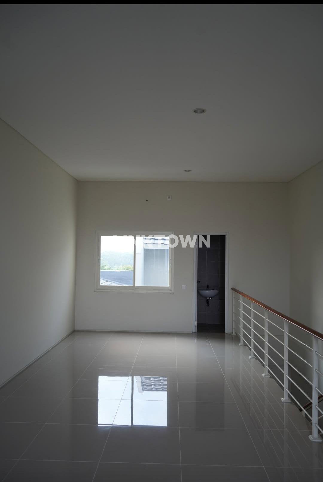 Disewakan Ruko Komersial di Northwest Ciputra Surabaya Barat