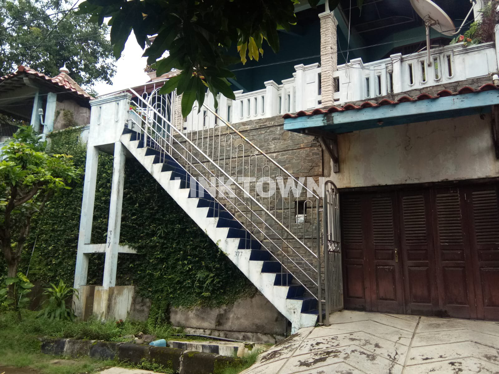 Rumah 2 Lantai Bebas Banjir di Karonsih Dekat Uin Walisongo Semarang