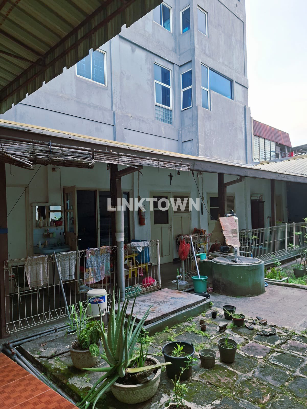 Dijual Rumah dan Toko 3 Lantai Cocok untuk Kantor di Mt Haryono Semarang