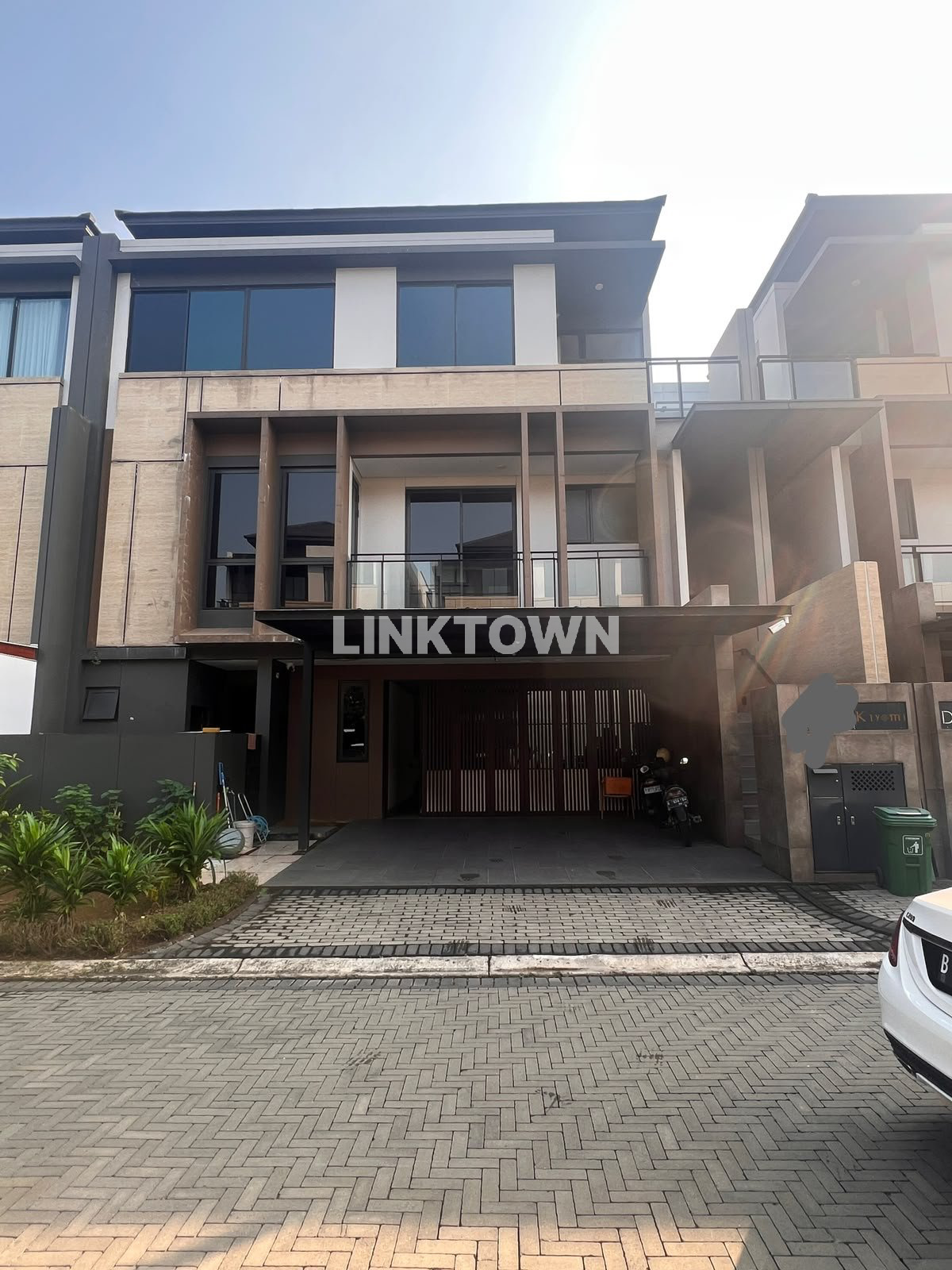 Rumah Mewah 3 Lantai BSD City FULL FURNISH Rumah Mewah 3 Lantai BSD City FULL FURNISH