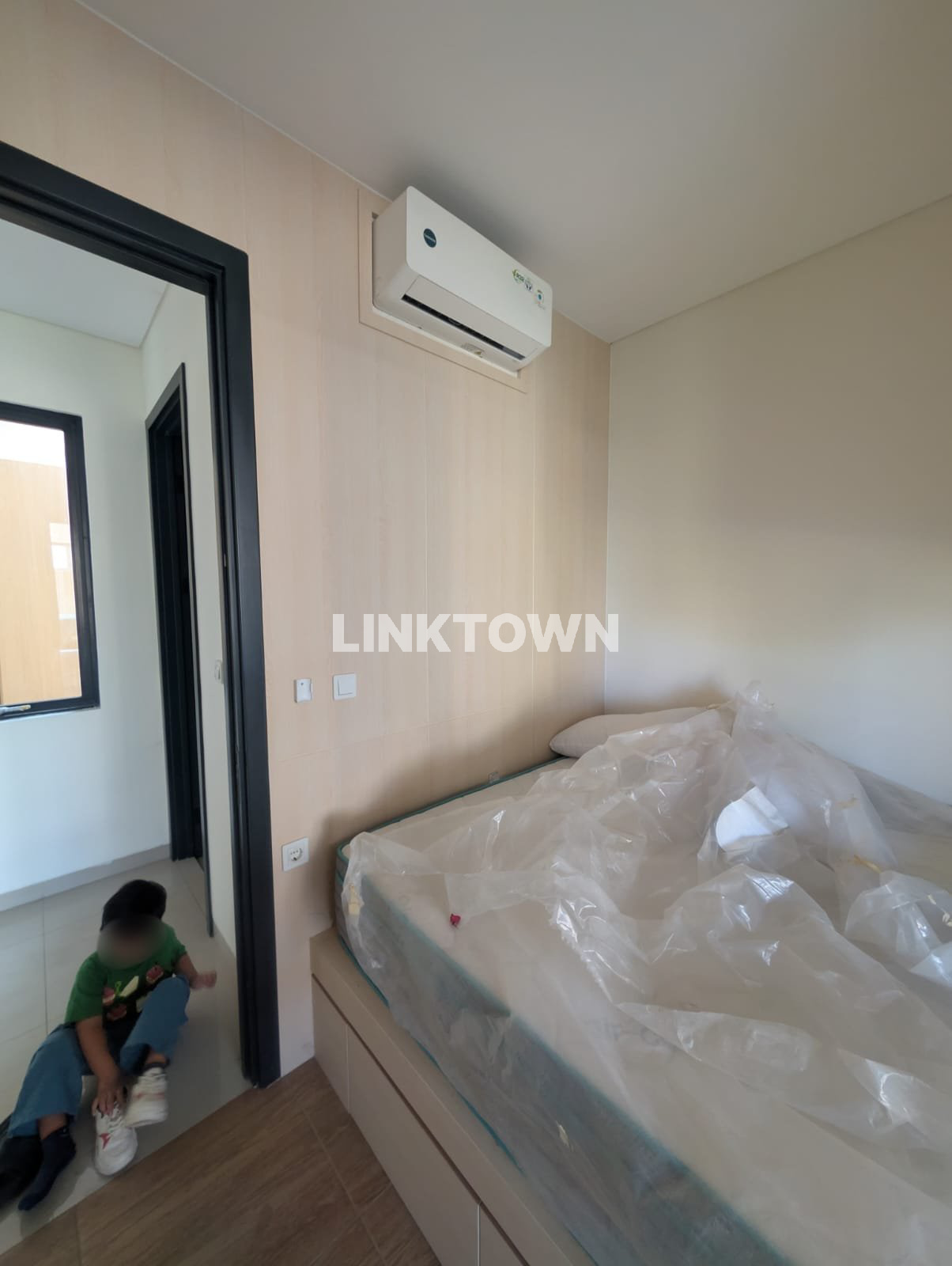 Rumah 2 Lantai di Suvarna Sutera Siap Huni