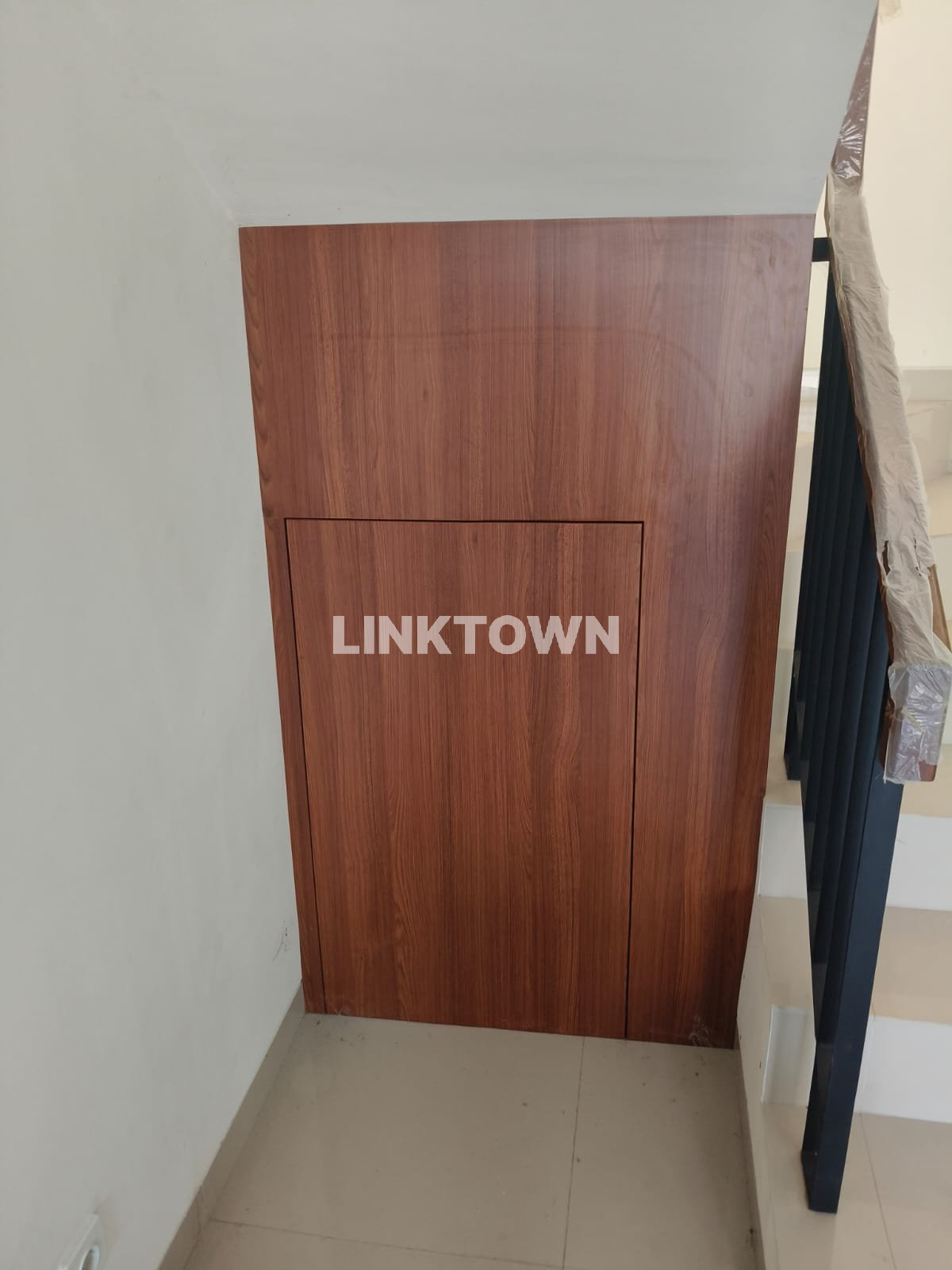 Rumah 2 Lantai di Suvarna Sutera Siap Huni