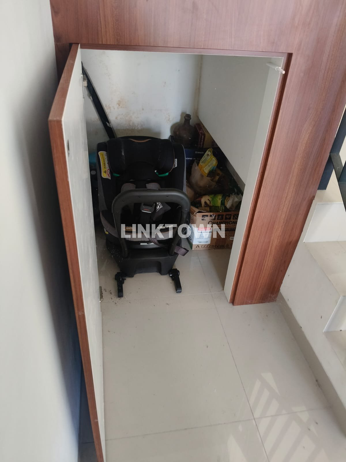 Rumah 2 Lantai di Suvarna Sutera Siap Huni