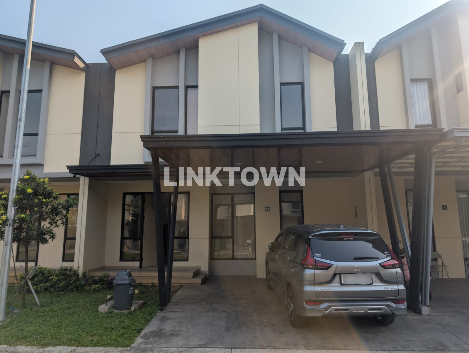 Rumah 2 Lantai di Suvarna Sutera Siap Huni Rumah 2 Lantai di Suvarna Sutera Siap Huni