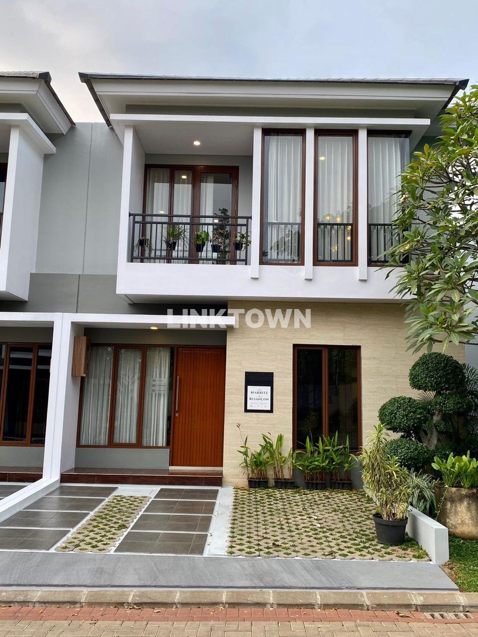 Rumah 2 Lantai Siap Huni Dalam Cluster Rumah 2 Lantai Siap Huni Dalam Cluster