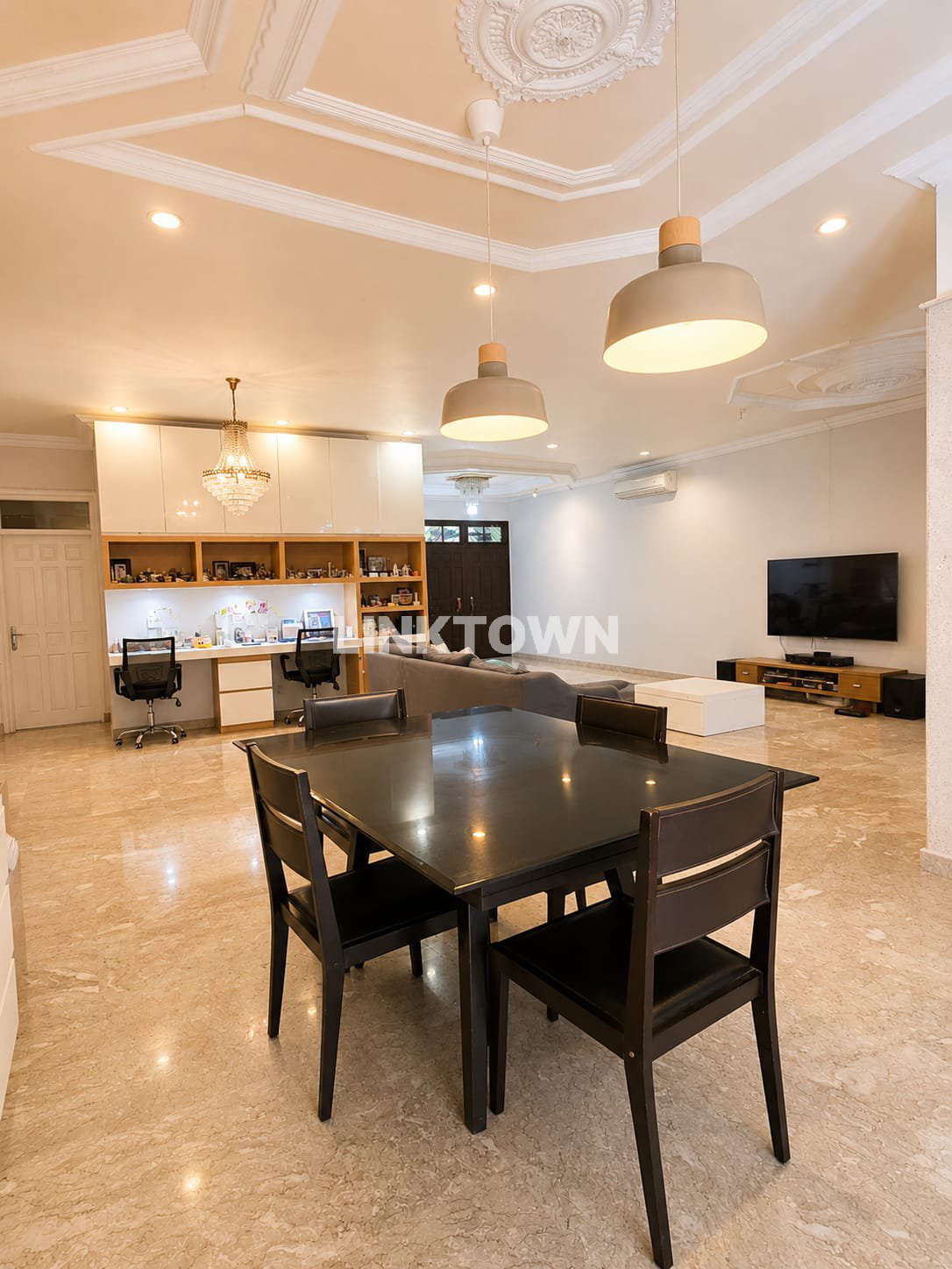 Nego Sampai Deal Rumah di Kawasan Premium Surabaya Barat